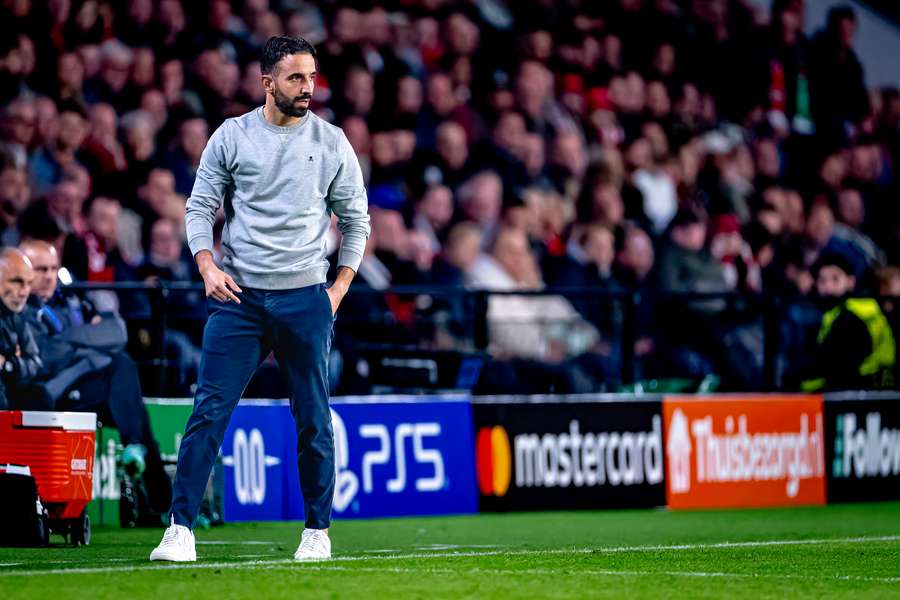Amorim Challenges Manchester United to Step Up After Bruno Fernandes Injury