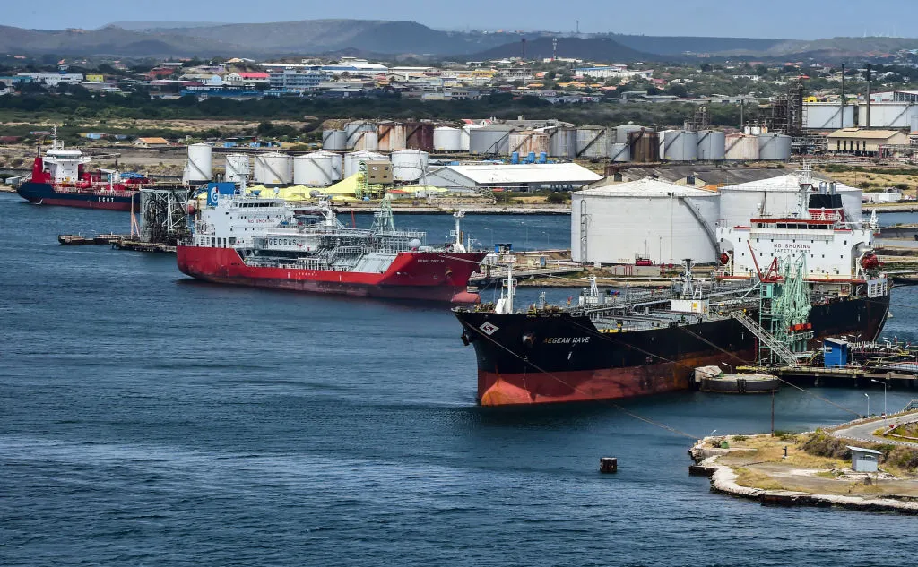 Loaded Oil Tankers Venezuela Leave Ports in Dark Mode