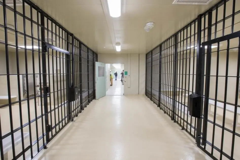 Migrant Detention Policy Faces Critical Court Scrutiny 2026
