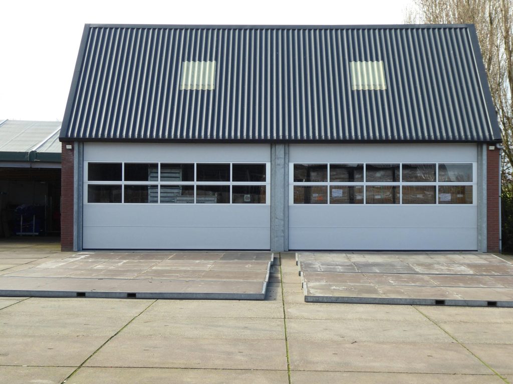 Common Garage Door Problems and How Melbourne Homeowners Can Fix Them