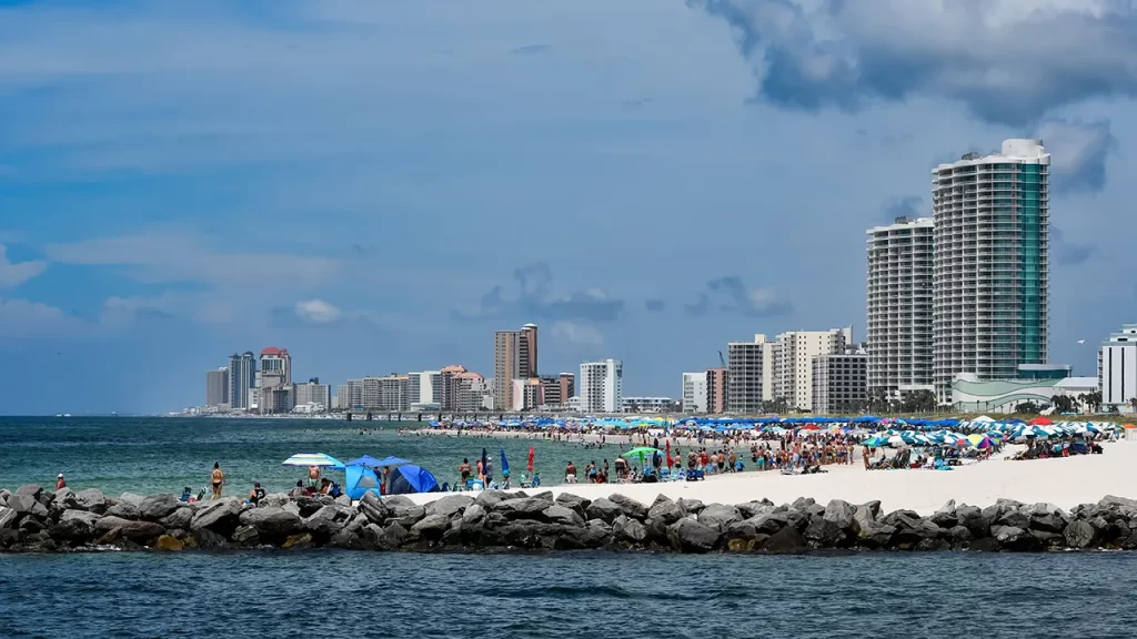 Over 140 spring breakers arrested at Gulf Shores, Alabama beach parties