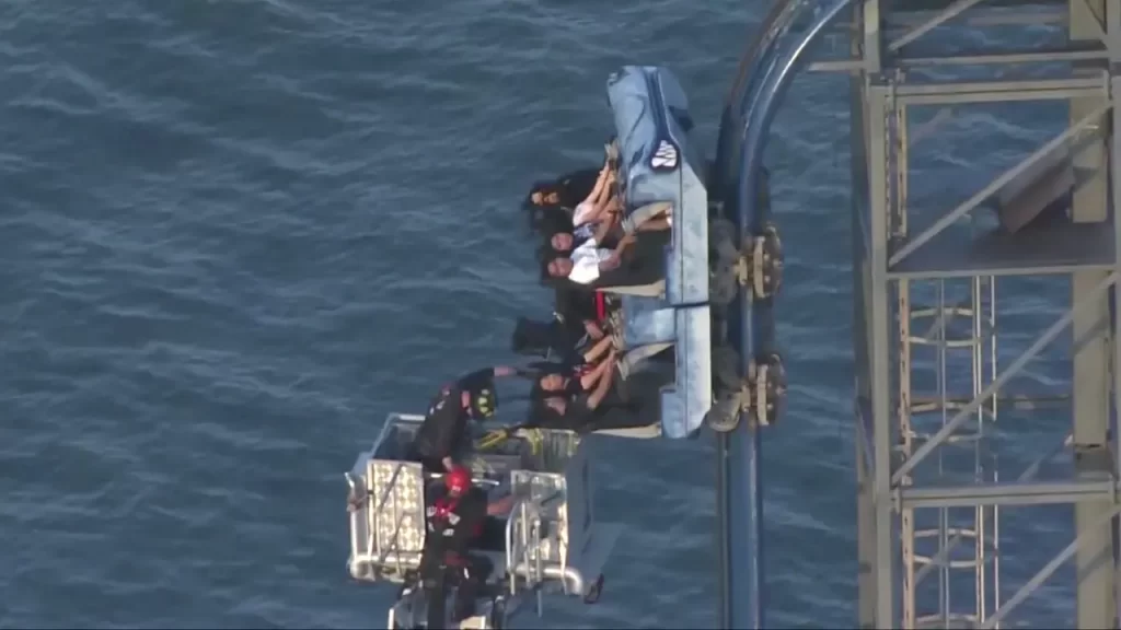 Firefighters rescue 8 riders stuck on Galveston roller coaster for 3 hours