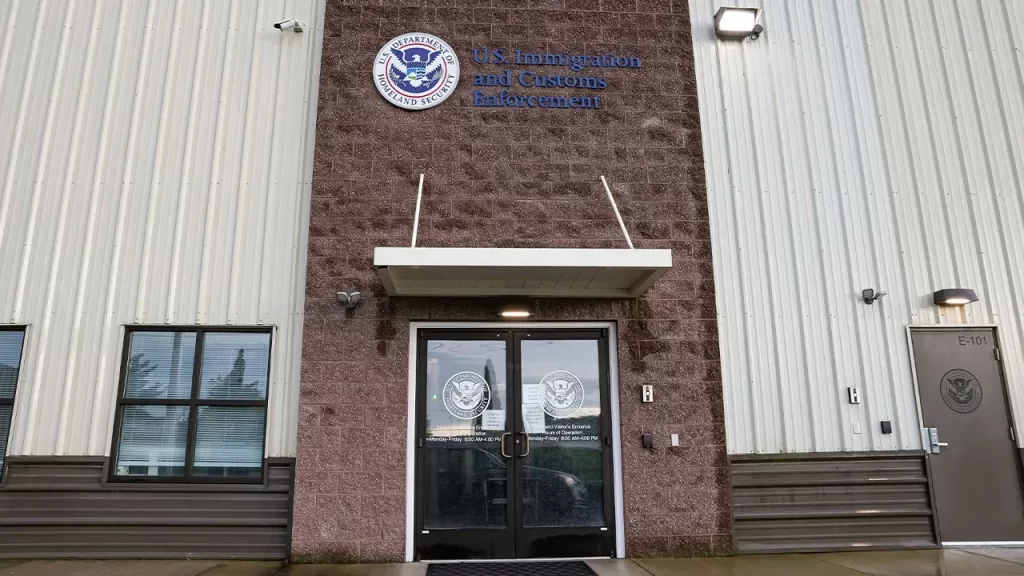 Live explosive device found near ICE office in Cleveland area complex