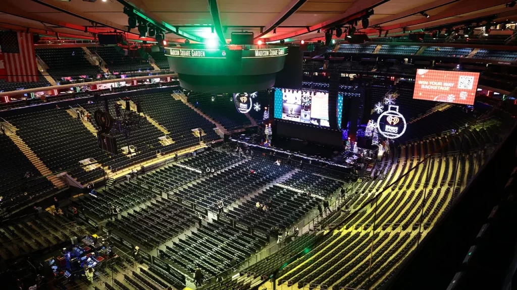 Madison Square Garden concertgoer dies after fall during Goose show