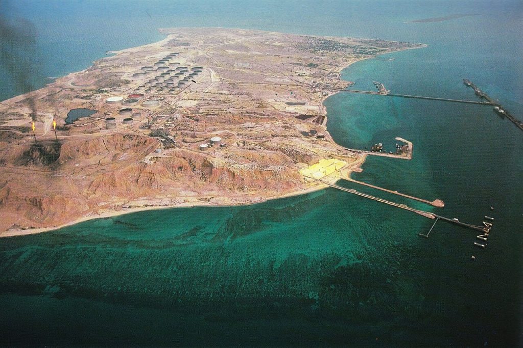 Trump Threatens to ‘Take’ Iran’s Kharg Island Oil Hub