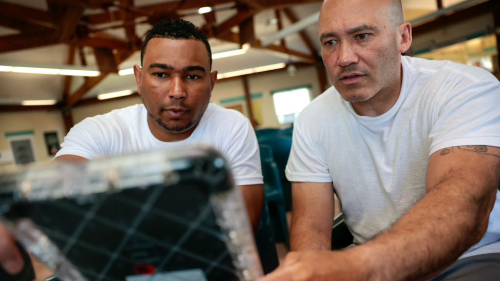 Bureau of Prisons to give all federal inmates tablets for education